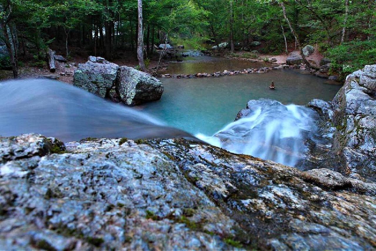 Secluded Home With Mini Waterfall And A Creek In Hot Springs Exteriör bild